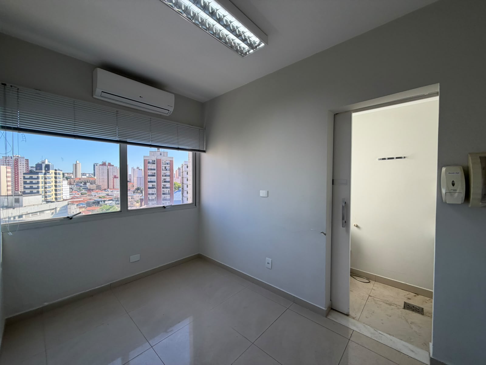 Comercial no Centro (foto 1 de 25)